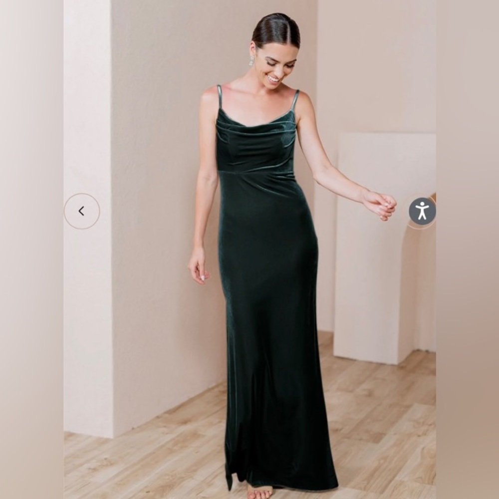 Revelry Skye Velvet Bridesmaid Dress in Classic Emerald